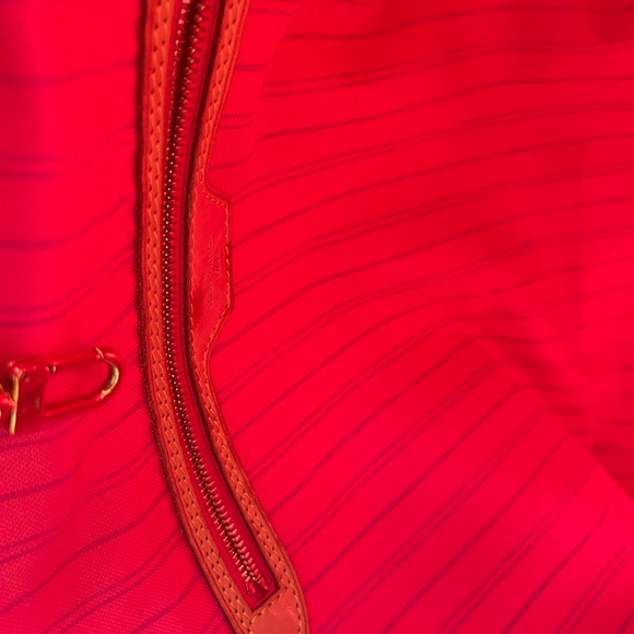 LV delightful pm bag with water melon pink beautiful interior gently used - Picture 13 of 14